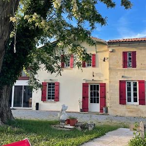 Bed and Breakfast Aux Abris Des Vents D'Anges Les Artigues-de-Lussac Exterior photo