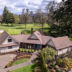 Villa Fairway View Retreat Eugene Exterior photo