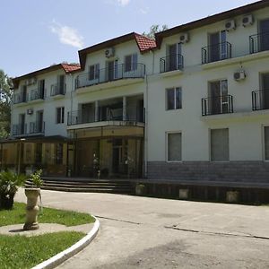 Imeri Park Hotel Kutaissi Exterior photo