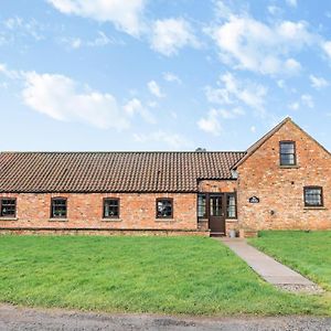 Villa The Old Combine Shed Huby Exterior photo