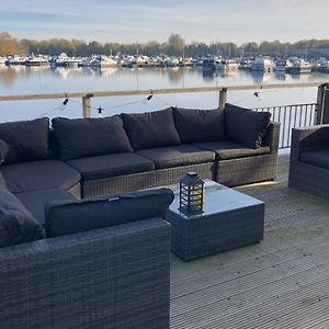 Luxe Watervilla Met Eigen Aanlegsteiger Geschikt Voor Maximaal 6 Personen In Recreatiegebied De Gouden Ham In Maasbommel Exterior photo