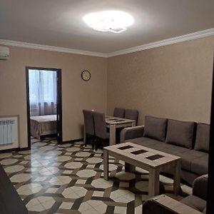 Comfortable Apartment Erivan Exterior photo