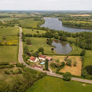 Villa Gite La Voliere Ouverte Valigny Exterior photo