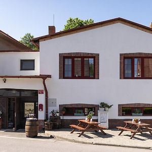 Villa Penzion A Vinarstvi Naturvini Mißlitz Exterior photo