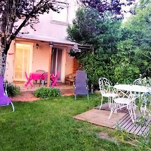 Appartement Cosy A Villeneuve Avec Jardin Prive Exterior photo