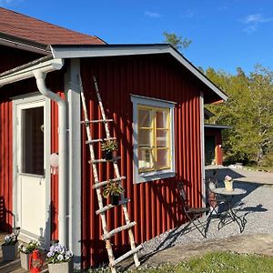 Bed and Breakfast Loves Bondgard Sparreholm Exterior photo