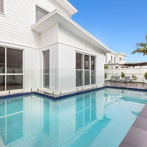 Villa Sunrise Mansion With Pool Kingscliff Exterior photo