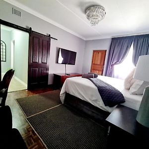 Danlee Overnight Accommodation Polokwane Exterior photo