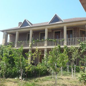 Ferienwohnung Zagulba-Buzovny House Near The Sea 5 Minutes Walk Загородный Дом Goradil Exterior photo