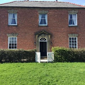 Bed and Breakfast Plas Bostock Farm Wrexham Exterior photo