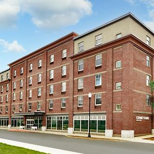 Hotel Courtyard Keene Downtown Exterior photo