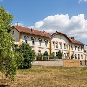 Hotel Pension V Parku Cesky Sternberk Exterior photo