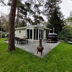 Ferienwohnung Huisje Weltevree Met Hottub Beekbergen Exterior photo