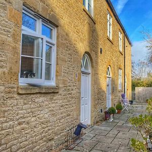 Ferienwohnung Cotswold Chapel, Sleeps Up To 5 In Kingsize Beds Chipping Norton Exterior photo