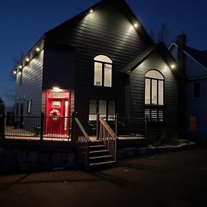 Gasthaus Sunsets At The Oasis Greater Napanee Exterior photo