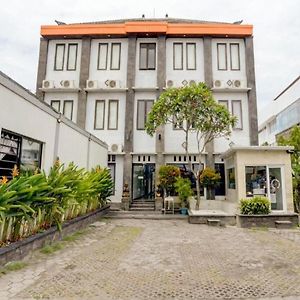 Oyo 3156 Hotel Warta 2 Denpasar Exterior photo