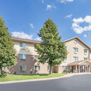 Hotel Baymont By Wyndham Holland Exterior photo