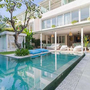 Villa Surga, Batu Belig, Located Within The Eden Villa Complex Canggu Exterior photo