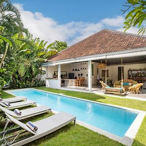 Villa Joya 3 Bedrooms Pool And Garden Canggu Exterior photo