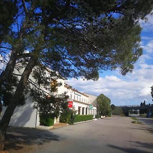 Hotel Hostal Brindis Viladamat Exterior photo