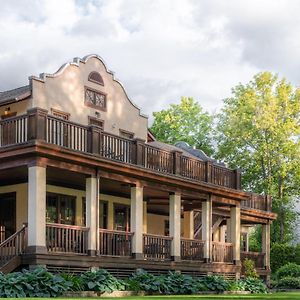 Naramata Inn Exterior photo