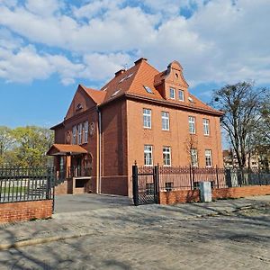 Hotel Bon Zur Brieg Exterior photo