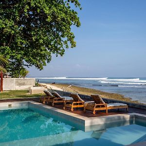 The Ujung Bocur Bungalows Krui Exterior photo