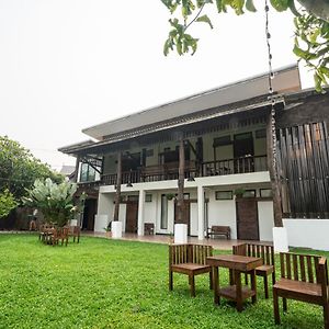 Croissant Hotel And Cafe Chiang Rai Exterior photo