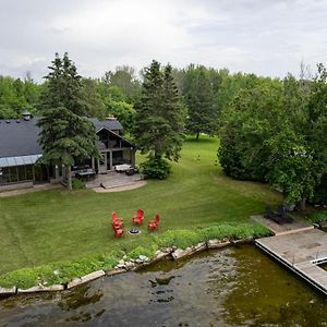 Villa Dream Lakehouse Getaway In The Kawarthas Kawartha Lakes Exterior photo