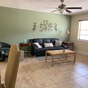 Ferienwohnung Tranquil Waterfront 2Bd1Ba Apt In North Palm Beach Exterior photo