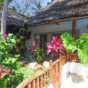 Villa Furaha With Pool Zanzibarhouses Kiwengwa  Exterior photo