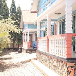 Emmas' Guest House Kampala Exterior photo