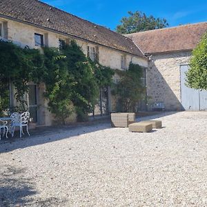 Duplex De 2 Grandes Chambres Avec Salon Et Terrasse Prives Villiers-sous-Grez Exterior photo