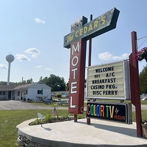 Cedars Motel St. Ignace Exterior photo