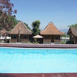 Le Desa Resort Syariah Wonosobo Exterior photo