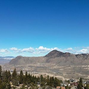 New Spacious Studio Suite With Mountain Views Kamloops Exterior photo