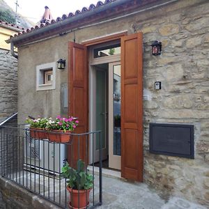 Ferienwohnung Domus Al.Me Castelmezzano Exterior photo