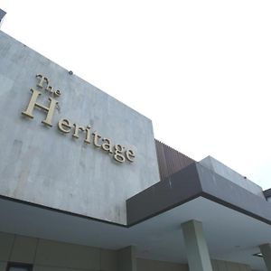 Hotel The Heritage Karawaci Binong Exterior photo