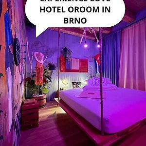 Oroom Havana - Role Play For Couples In Brünn Exterior photo