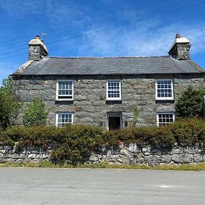 Villa Charming, Spacious Farm House By Harlech Beach Llanfair Exterior photo