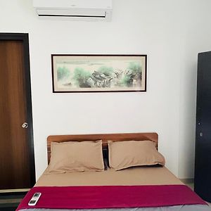 Ferienwohnung Lovely Couple Friendly Space To Chill And Netflix Thane Exterior photo