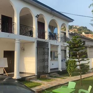 Charming 1-Bed Apartment In Accra Weija Exterior photo