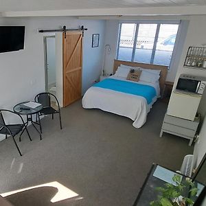 Hotel Guest Nest In Whitianga - 2 Min Walk To Beach Exterior photo