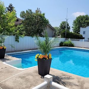 Ferienwohnung Private Pool And Backyard * Bbq * 6 Beds * 5 Min. From Mtl Longueuil Exterior photo