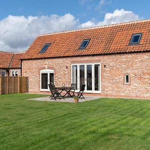 The Roost And The Nook Rural Barn Stays Quadring Exterior photo