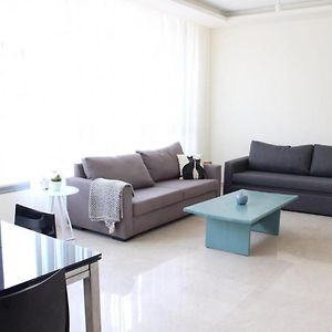 Modern 3Br Apt Next To Hotel Dieu Beirut Exterior photo