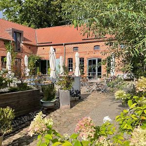 Hotel Gasthof Zum Gruenen Baum Boitzenburg Exterior photo