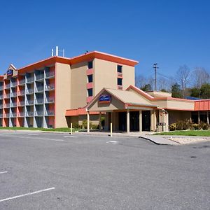 Hotel Howard Johnson By Wyndham Lexington Exterior photo