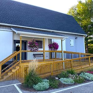 Lake Ontario Motel & Inn Newfane Exterior photo