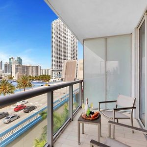 Ferienwohnung Amazing Pool - Balcony - Gym - Near Beach Hallandale Beach Exterior photo